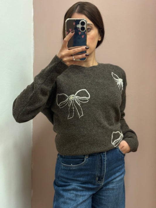 MAGLIONE FIOCCHI MARRONE