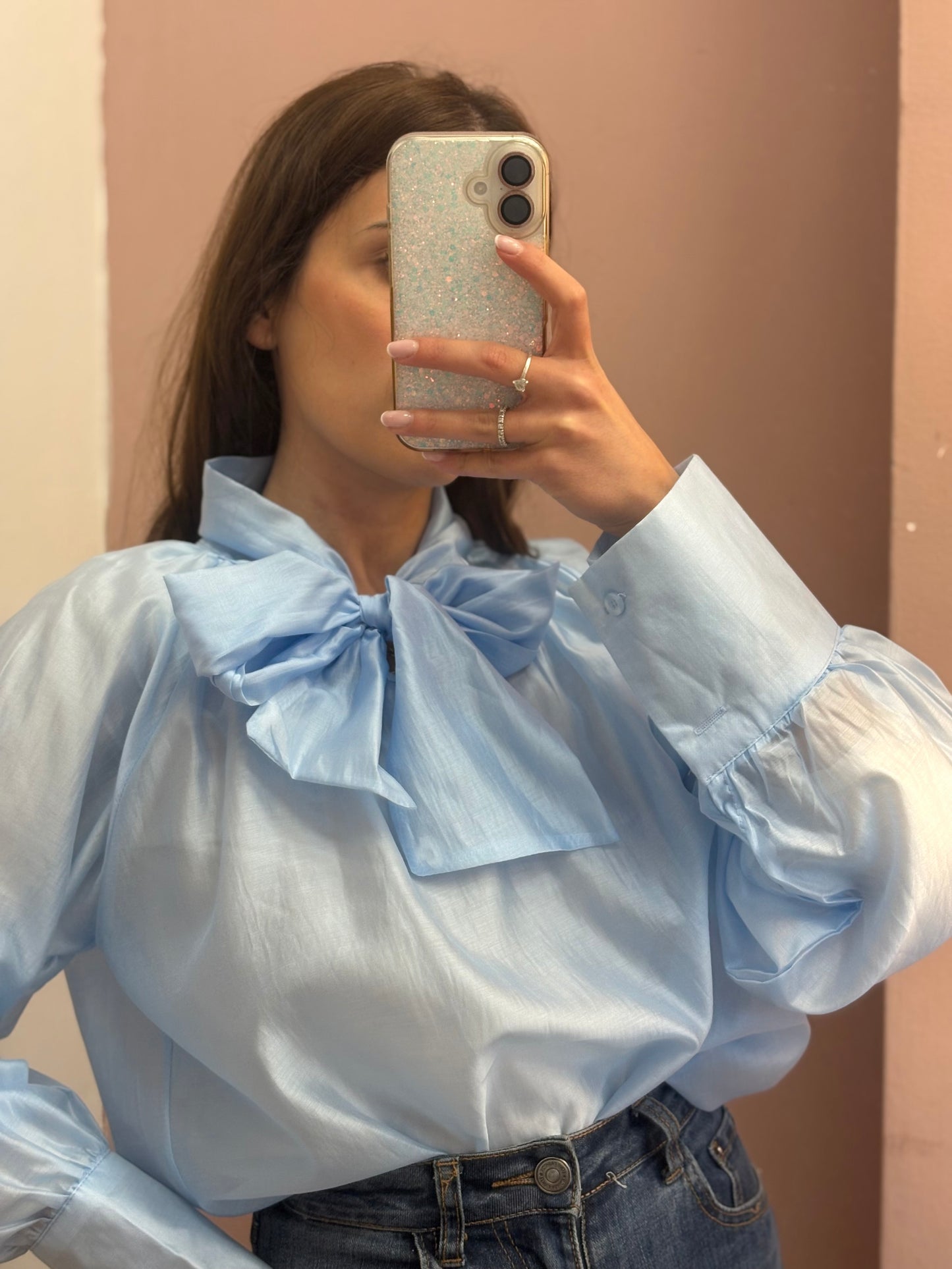 CAMICIA CHIFFON CON FIOCCO AZZURRA