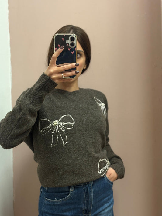 MAGLIONE FIOCCHI MARRONE